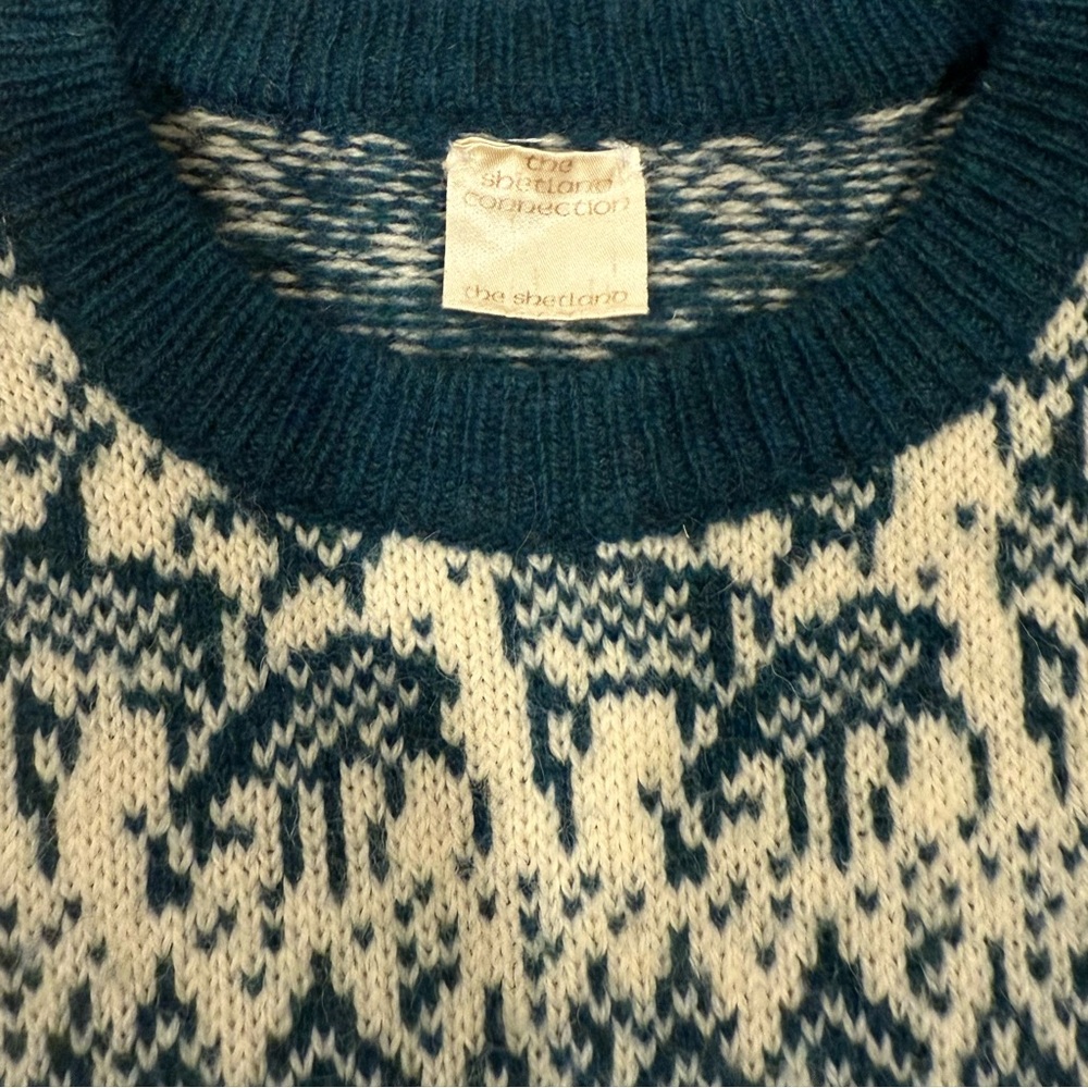 The Shetland Collection Green/White 100% Pure New Wool Reindeer Crewneck, Size M - Picture 6 of 8